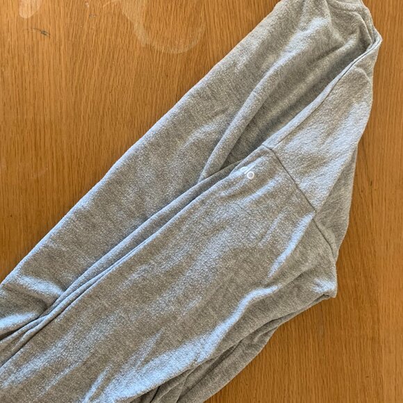 Alo Yoga Soho Matching Set - Picture 4 of 13